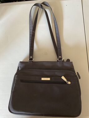 Goldsmith Black Shoulder Bag with Dual Zipper Compartments